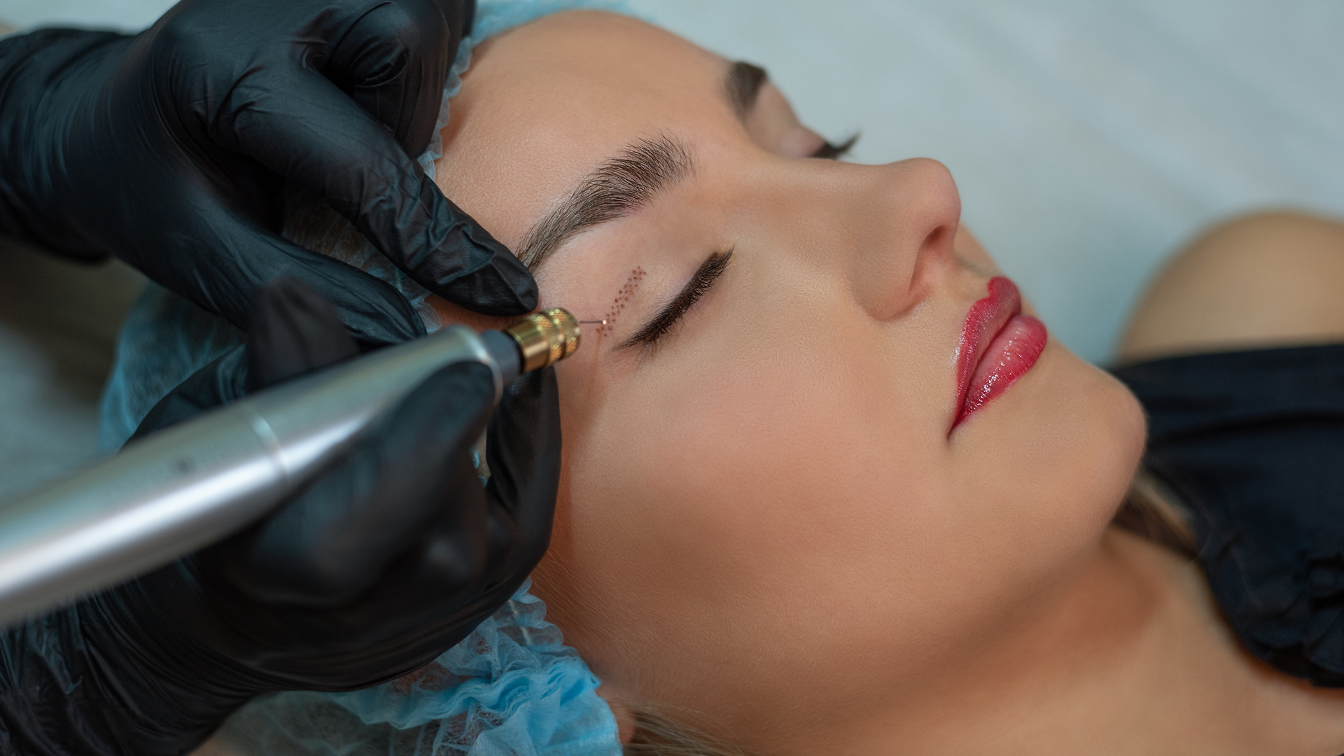 A surgeon starting an eyelid lift surgery.